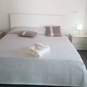 Lilium In Bed & Breakfast Gela